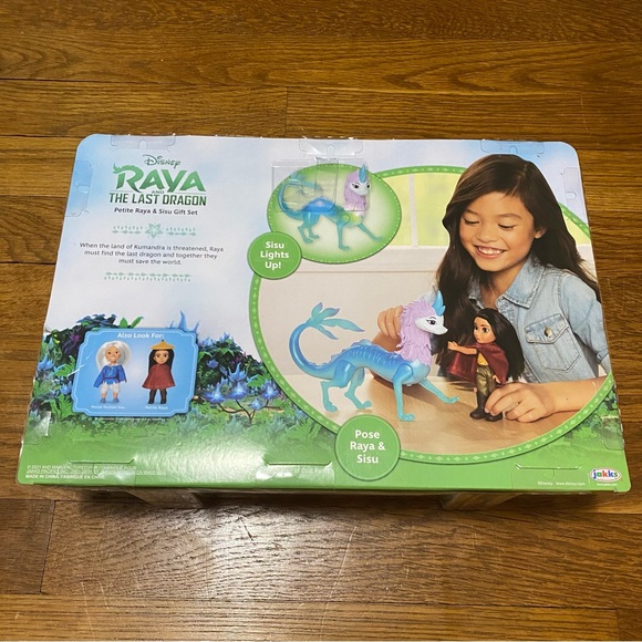 Disney Raya and The Last Dragon 6-Inch Petite Raya Doll and Feature Sisu Dragon - Picture 2 of 9